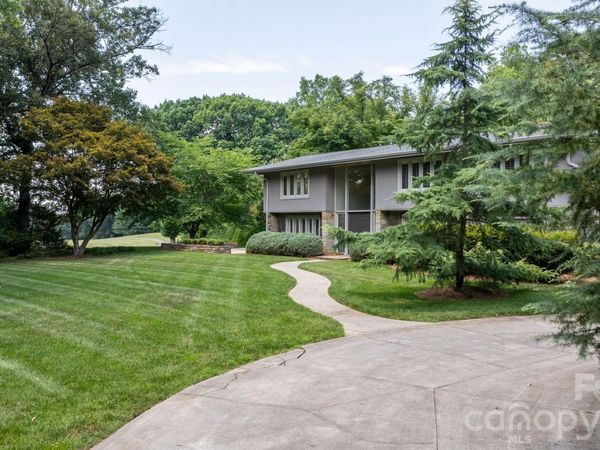 226 20th Avenue Place, Hickory, NC 28601