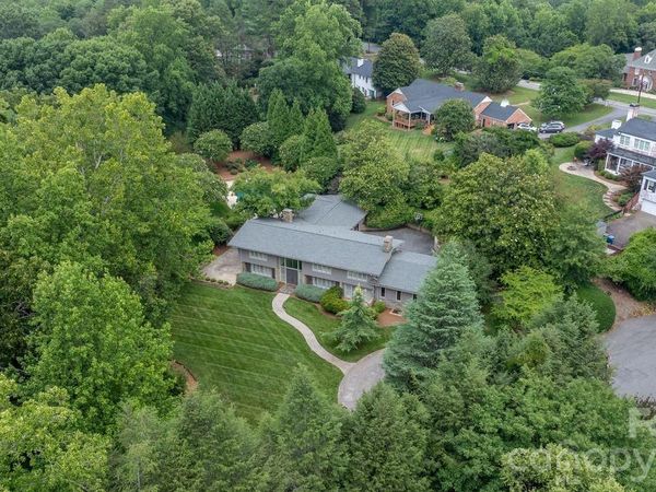 226 20th Avenue Place , Hickory, NC 28601
