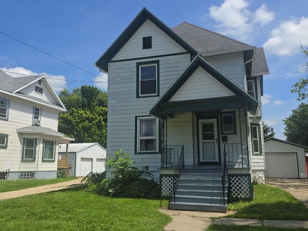 215 N Main St, Reeseville, WI 53579
