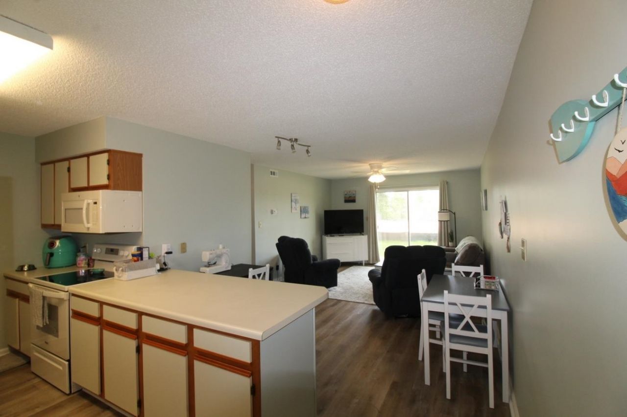 922 Fairwood Lakes Ln. Photo 6