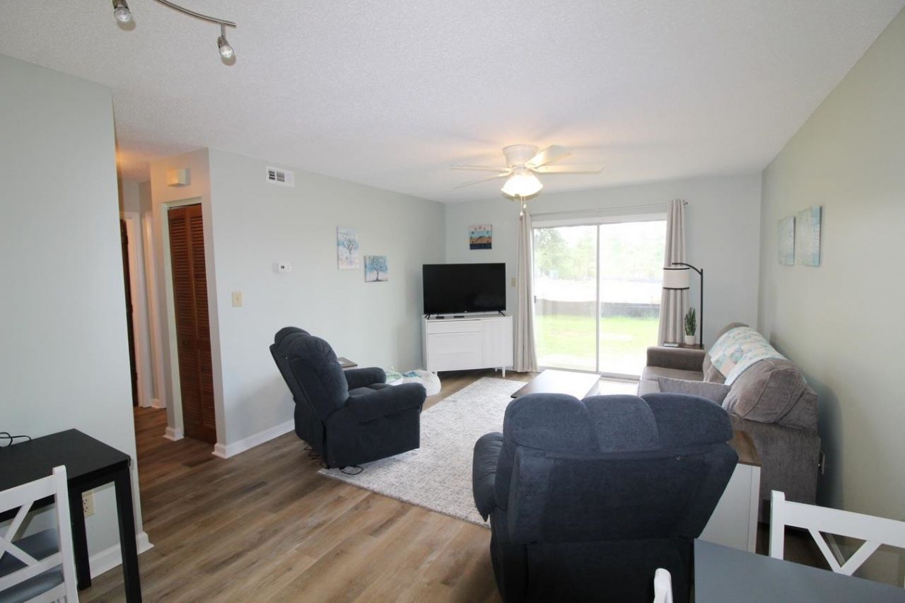 922 Fairwood Lakes Ln. Photo 7