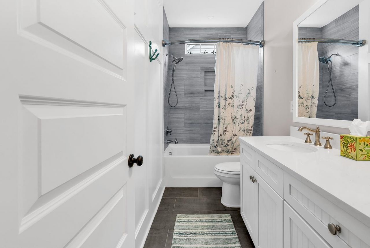 125 Black Water Dr. Photo 24