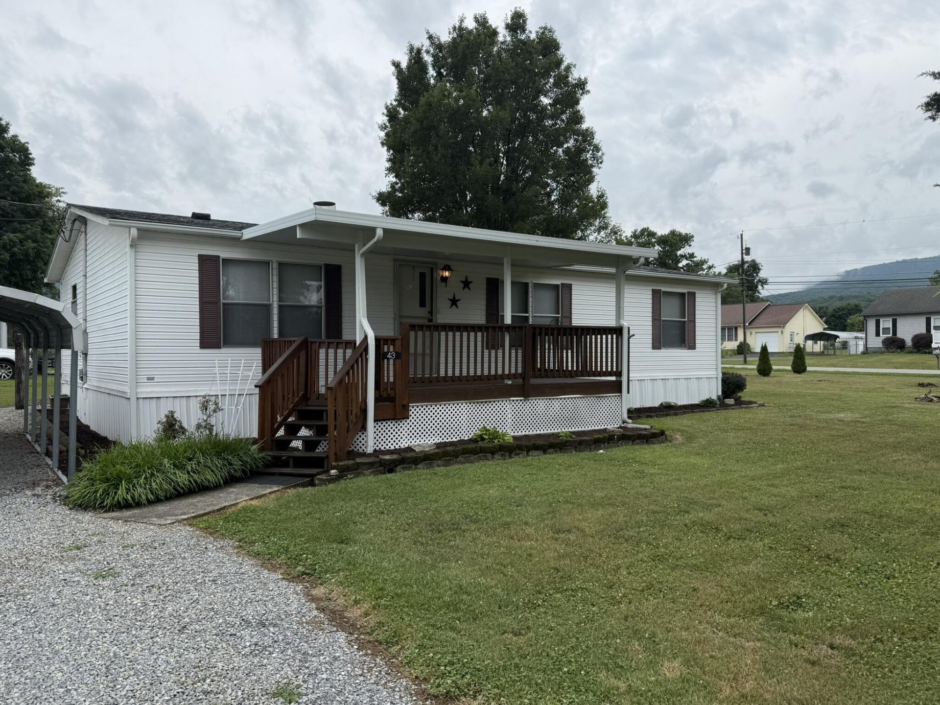 43 4th St, New Castle, VA 24127 Main Photo