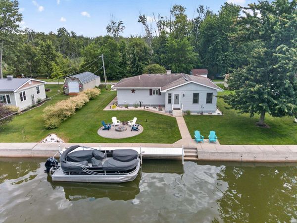 122 E Sunny Acres Drive, Rome City, IN 46784