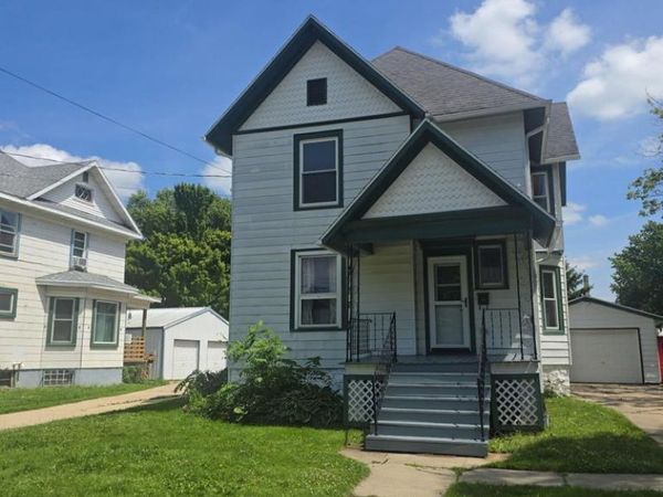 215 N Main STREET, Reeseville, WI 53579