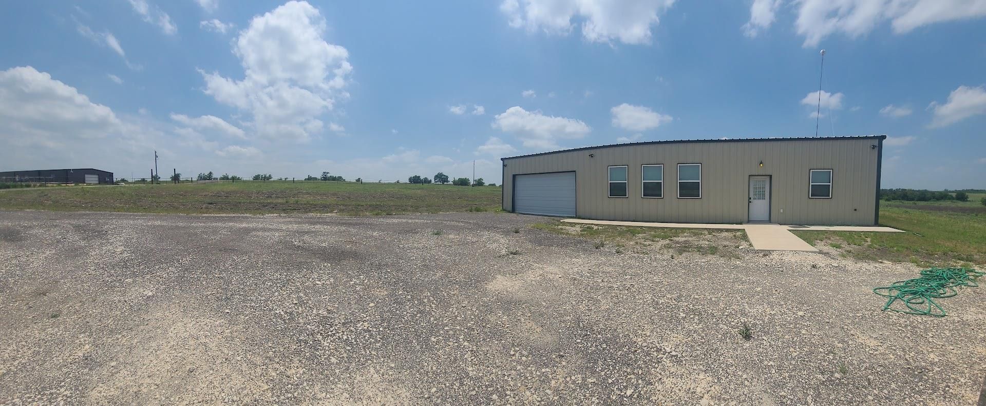 1889 Cr 487, Taylor, TX 76574 Main Photo