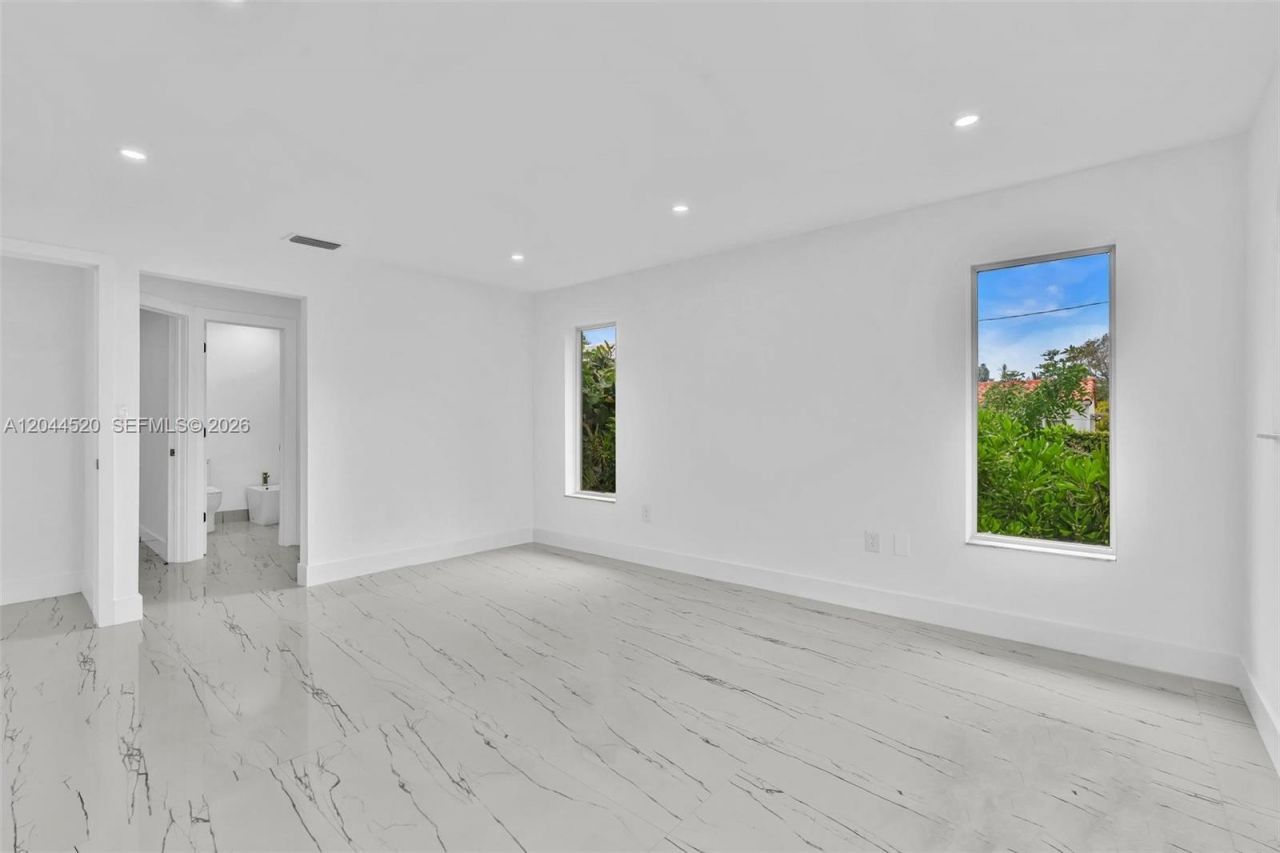8858 Harding Ave , Surfside, FL 33154 Photo