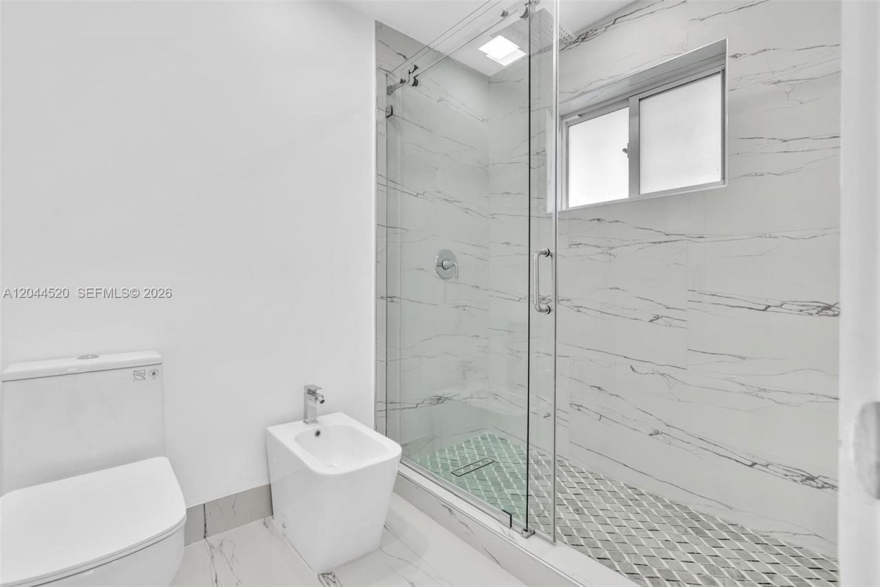8858 Harding Ave , Surfside, FL 33154 Photo