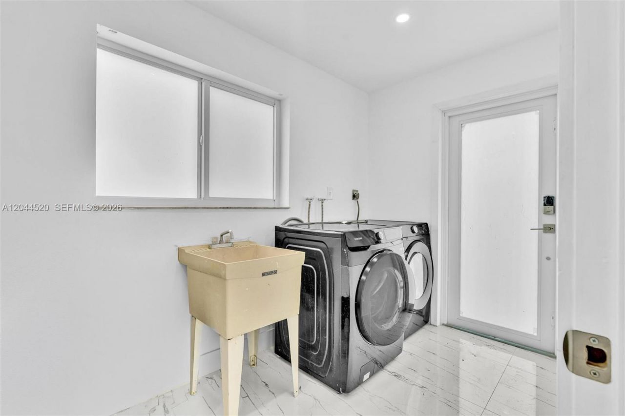 8858 Harding Ave , Surfside, FL 33154 Photo