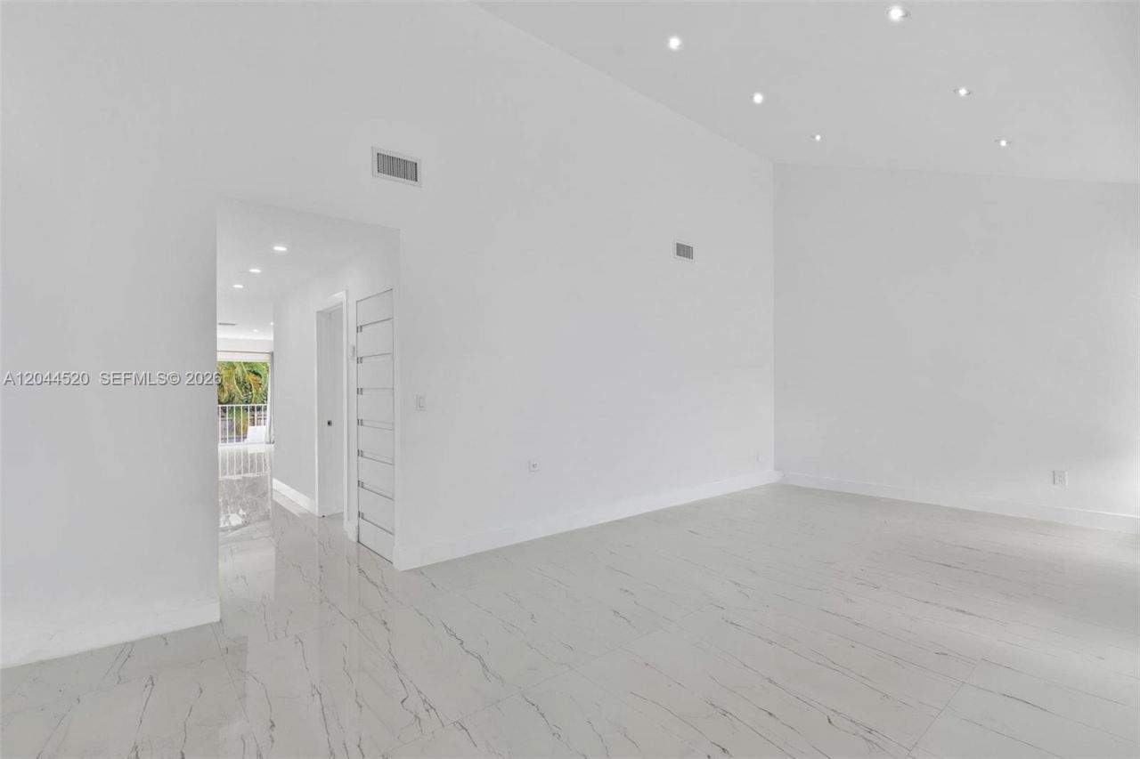8858 Harding Ave , Surfside, FL 33154 Photo
