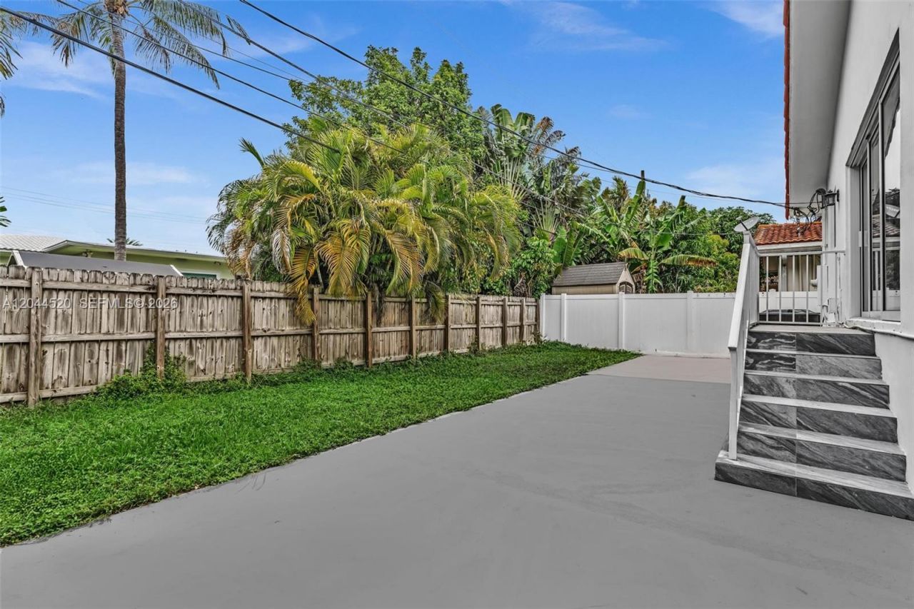 8858 Harding Ave , Surfside, FL 33154 Photo
