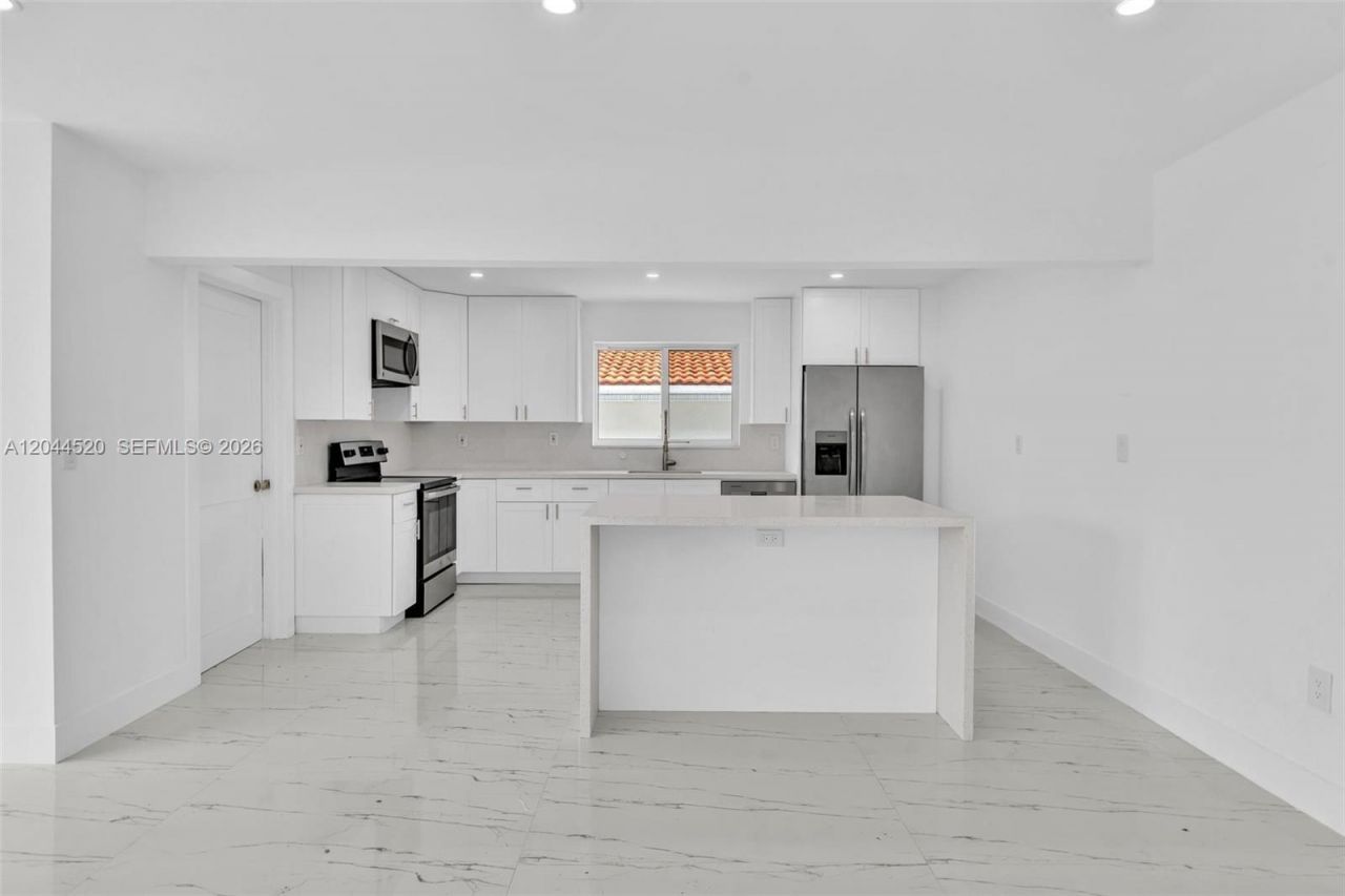 8858 Harding Ave , Surfside, FL 33154 Photo