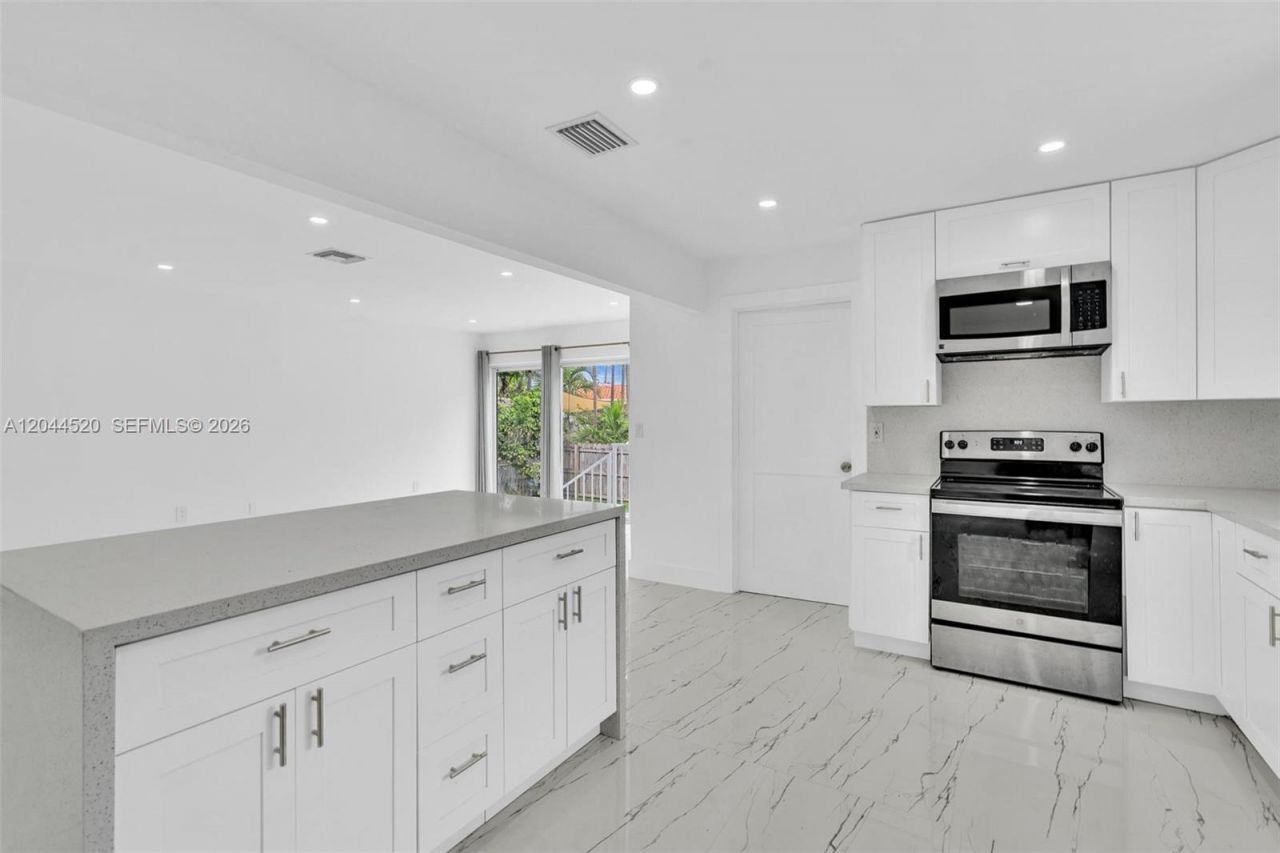 8858 Harding Ave , Surfside, FL 33154 Photo