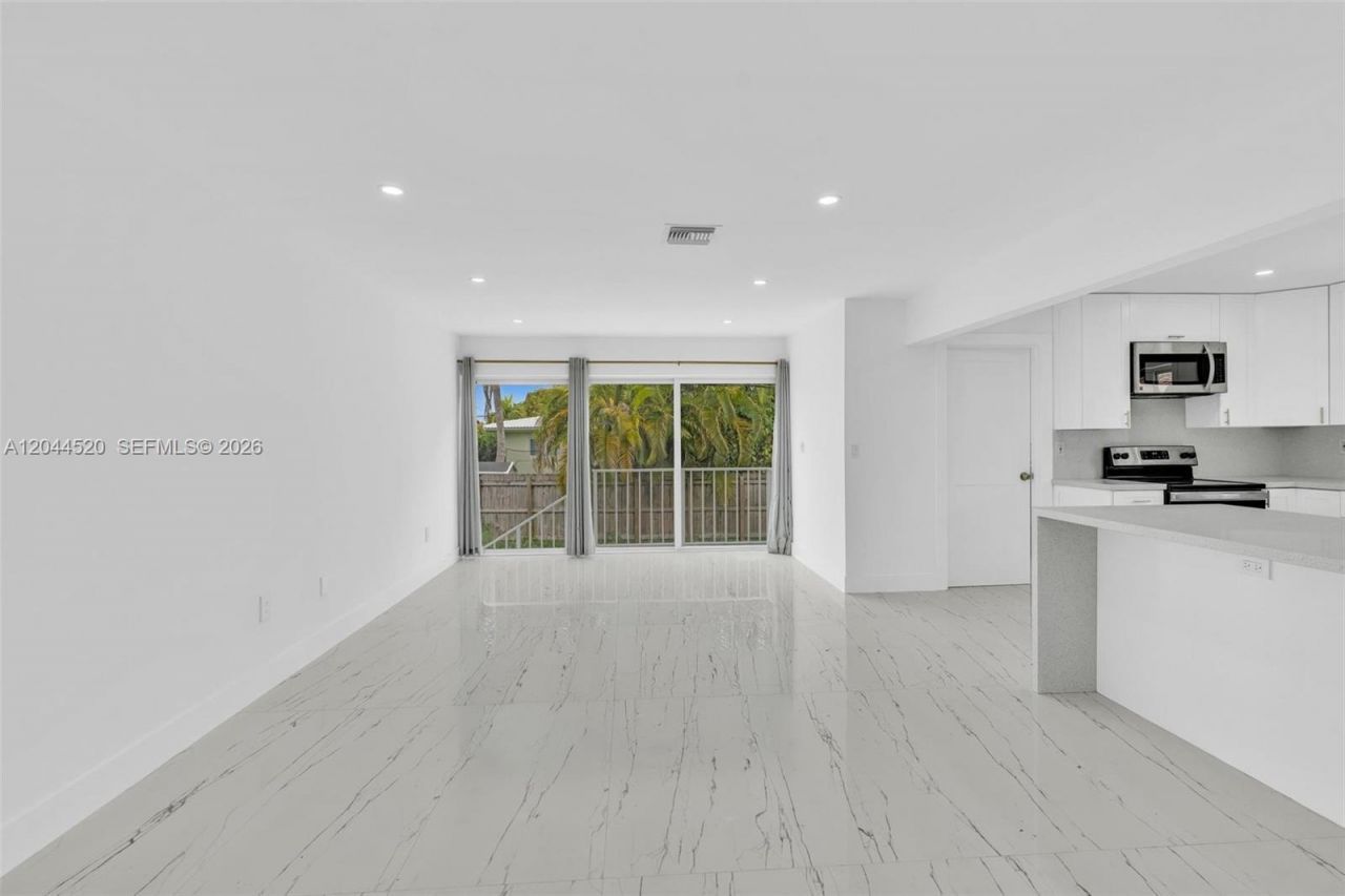 8858 Harding Ave , Surfside, FL 33154 Photo