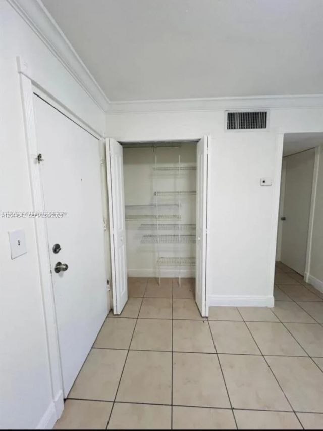 606 W 81st St , Unit 224, Hialeah, FL 33014 Photo