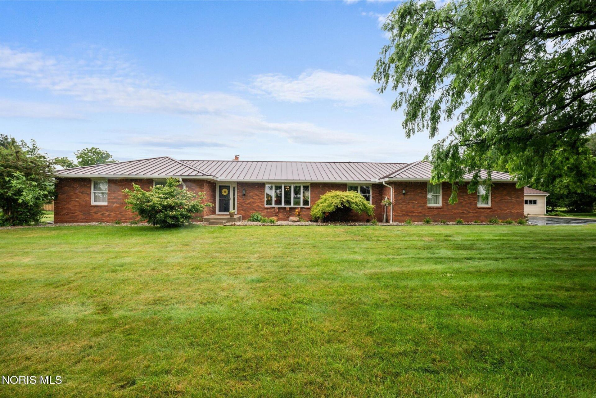 5302 Alexander Road, Pemberville, OH 43450 Main Photo
