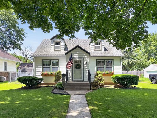 908 N 9th Street , Rochelle, IL 61068