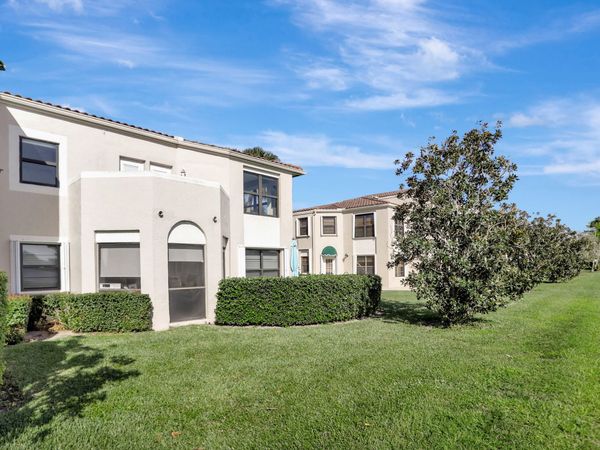 6646 Villa Sonrisa Drive, Unit 520, Boca Raton, FL 33433
