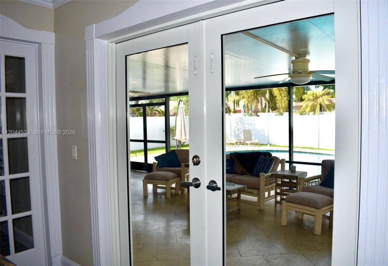 9820 NW 7th St, Pembroke Pines, FL 33024 Photo