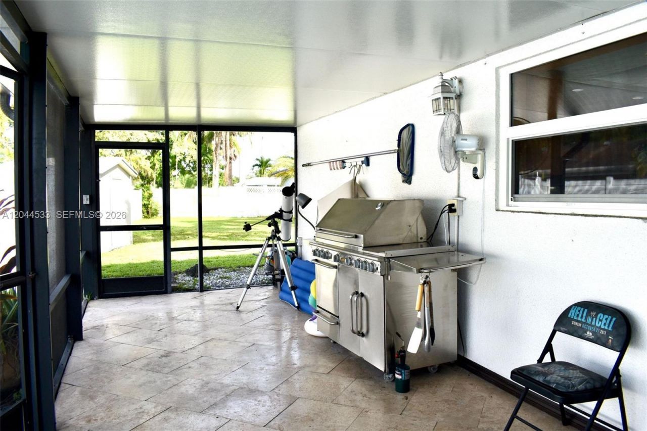 9820 NW 7th St, Pembroke Pines, FL 33024 Photo