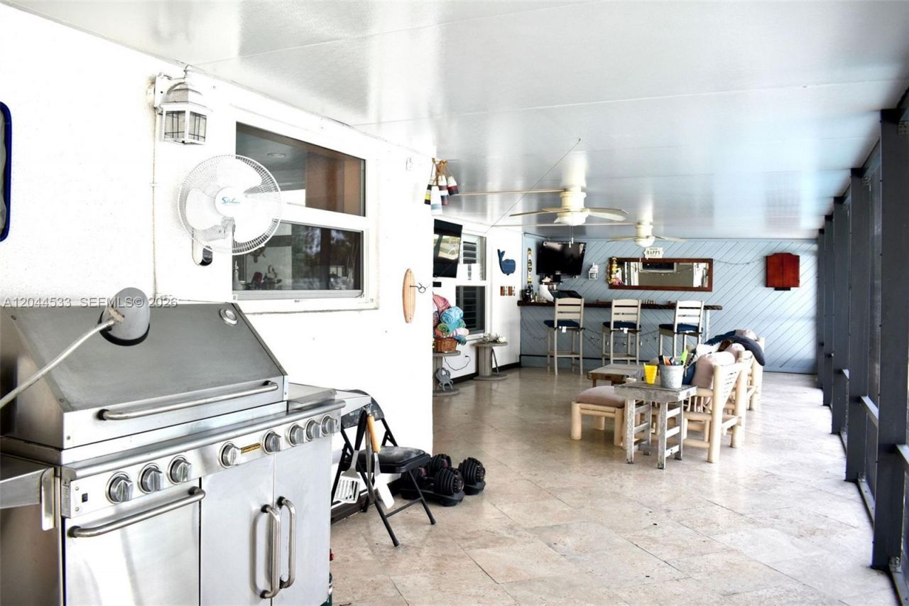 9820 NW 7th St, Pembroke Pines, FL 33024 Photo