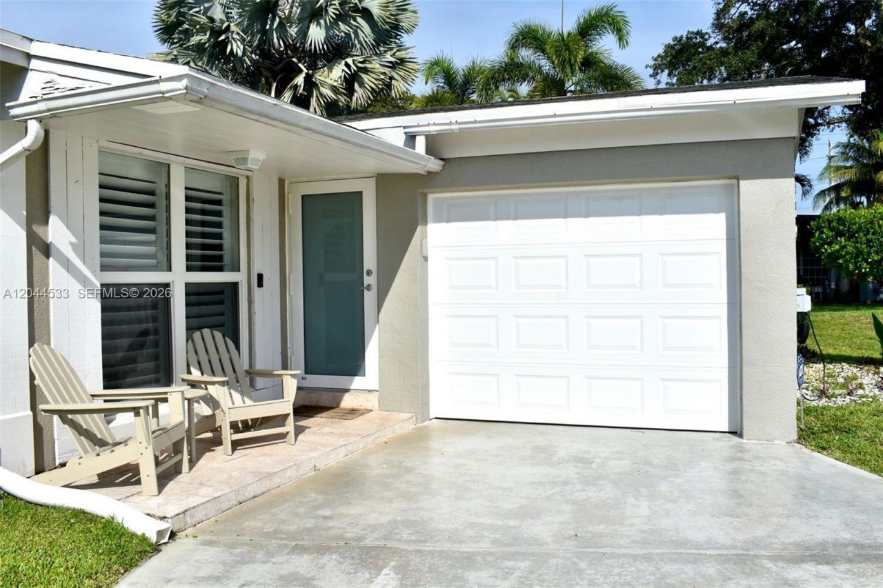 9820 NW 7th St, Pembroke Pines, FL 33024 Photo