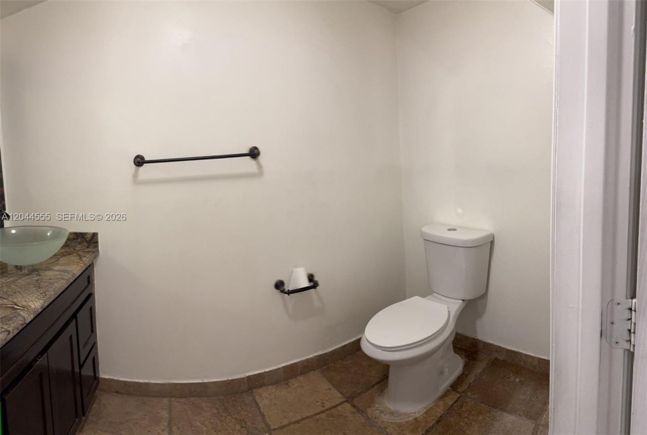 9371 Fontainebleau Blvd, Unit I229, Miami, FL 33172 Photo