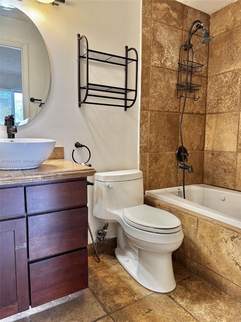 9371 Fontainebleau Blvd, Unit I229, Miami, FL 33172 Photo