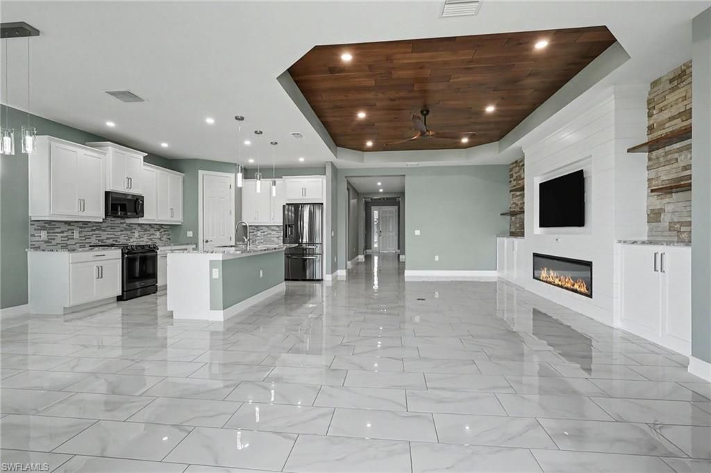 355 Spring Hill Lake Loop , Cape Coral, FL 33993 Photo