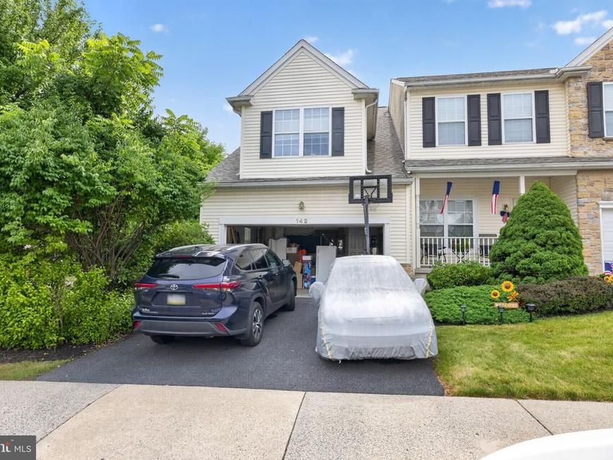 142 Willow Drive, Easton, PA 18045 Main Photo