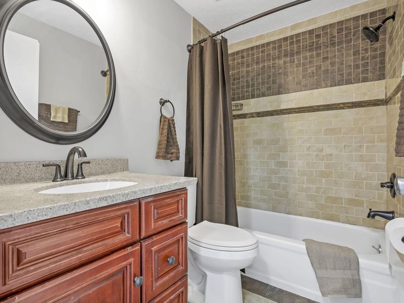 2783 Avati Drive, Unit G2, Columbus, OH 43207 Photo 18