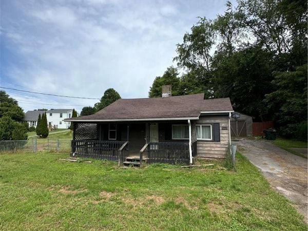 2660 Lisbon Street , East Liverpool, OH 43920