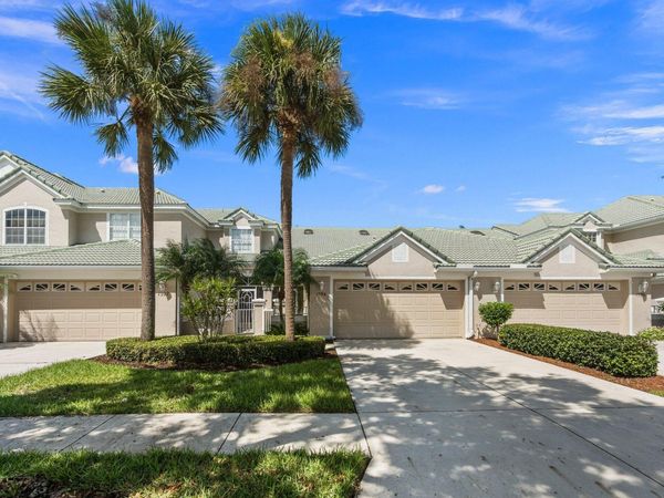 1594 SW Harbour Isles Circle, Port St. Lucie, FL 34986