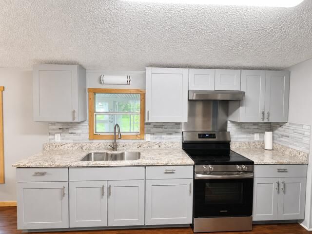 1075 Mockingbird Lane Photo 12