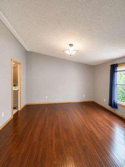 1075 Mockingbird Lane Photo 16