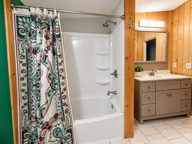 1075 Mockingbird Lane Photo 19