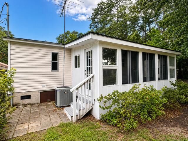 1075 Mockingbird Lane Photo 6