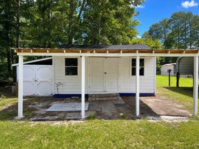 1075 Mockingbird Lane Photo 8