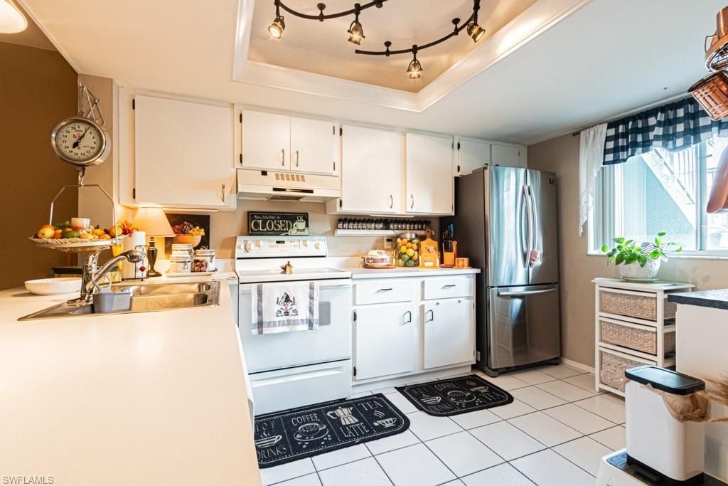 130 Cypress Way E, Unit 1, Naples, FL 34110 Photo
