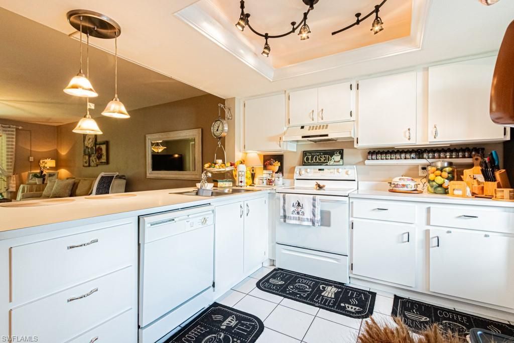 130 Cypress Way E, Unit 1, Naples, FL 34110 Photo