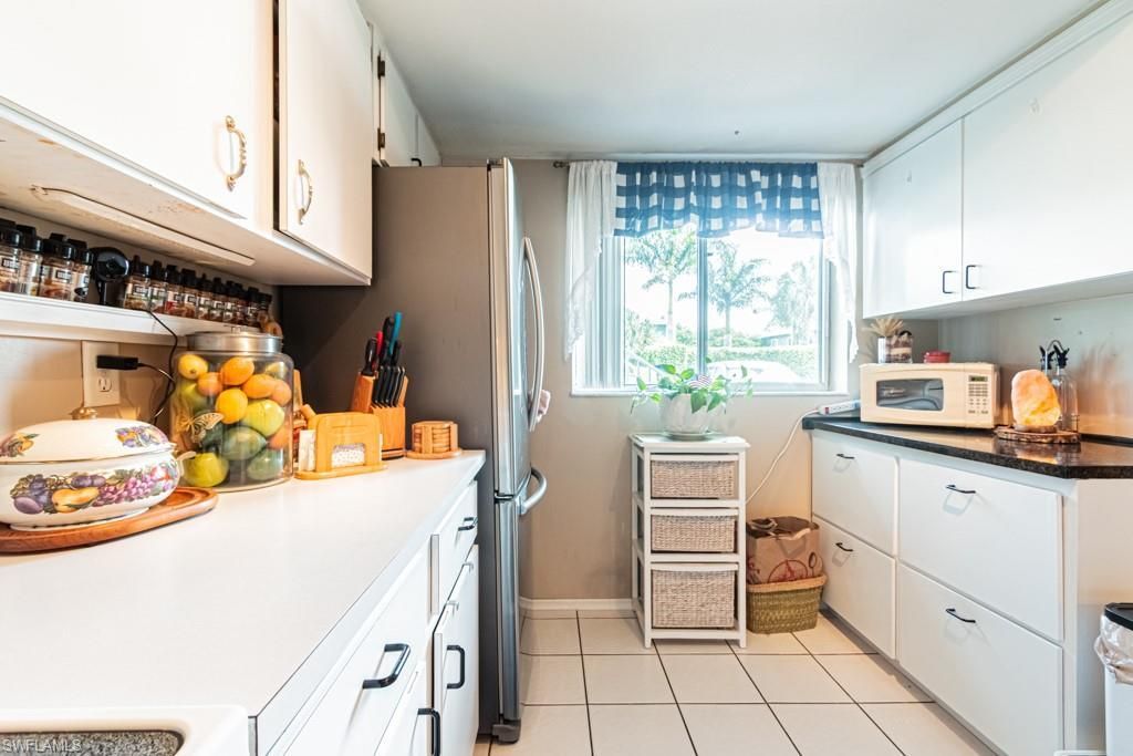 130 Cypress Way E, Unit 1, Naples, FL 34110 Photo
