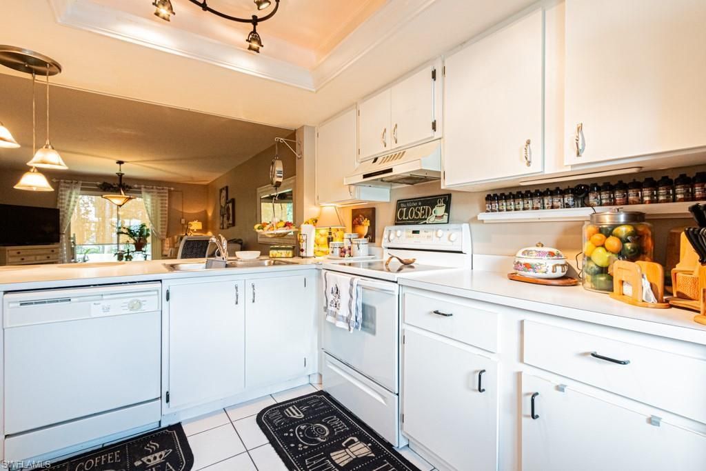 130 Cypress Way E, Unit 1, Naples, FL 34110 Photo