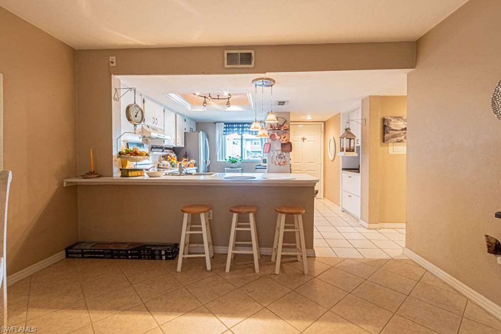 130 Cypress Way E, Unit 1, Naples, FL 34110 Photo