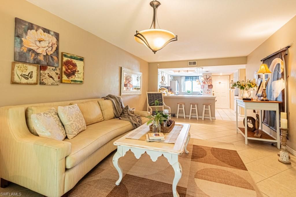 130 Cypress Way E, Unit 1, Naples, FL 34110 Photo