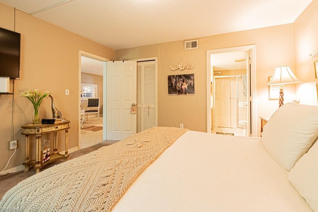 130 Cypress Way E, Unit 1, Naples, FL 34110 Photo