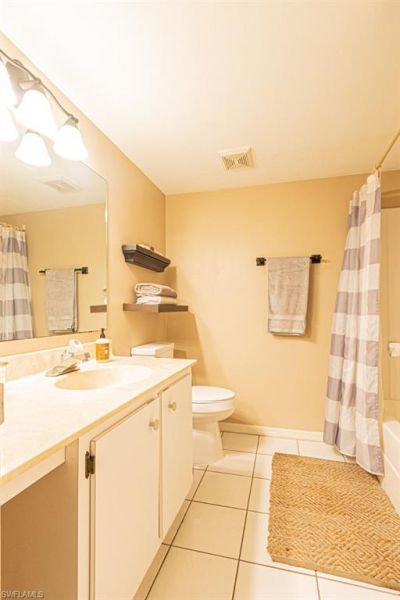 130 Cypress Way E, Unit 1, Naples, FL 34110 Photo