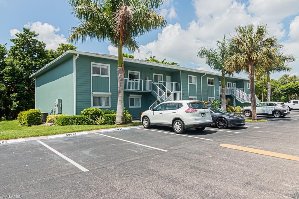 130 Cypress Way E, Unit 1, Naples, FL 34110 Photo