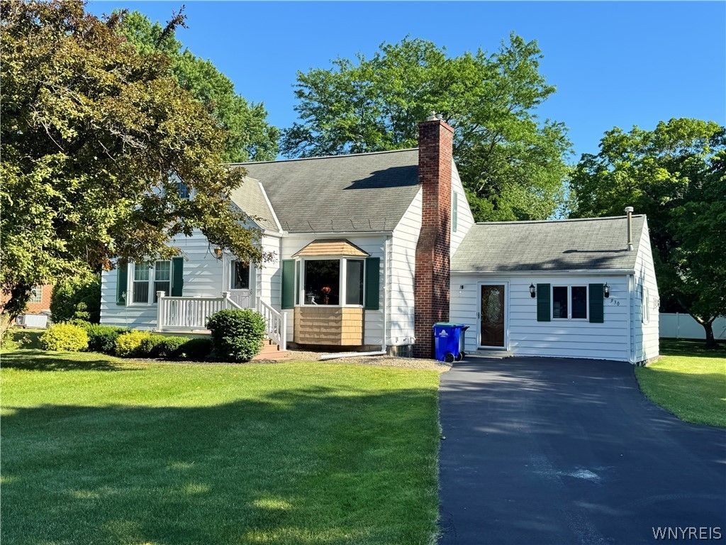 930 Escarpment Drive, Lewiston, NY 14092 Main Photo