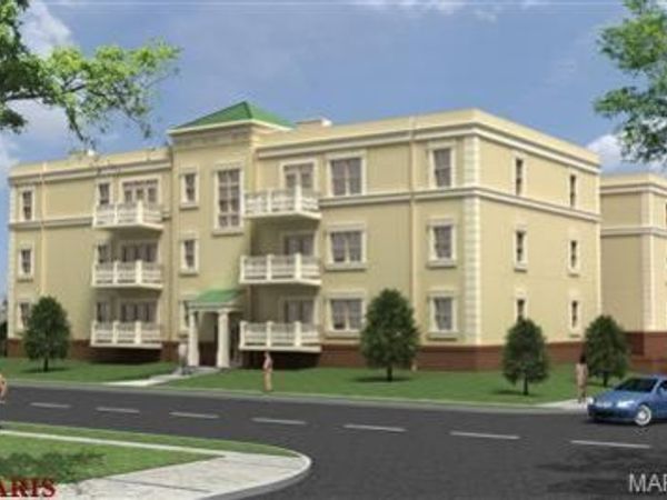 910 N McKnight Road , University City, MO 63132