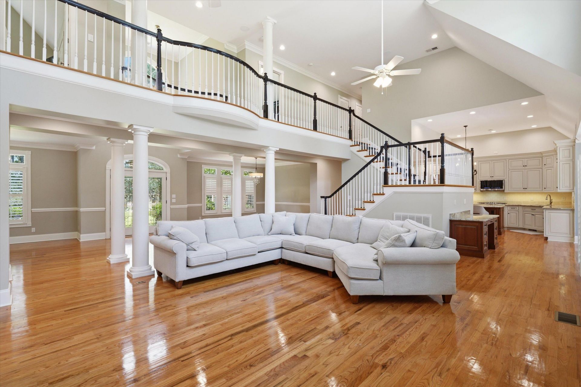 3065 Pignatelli Crescent Photo 18